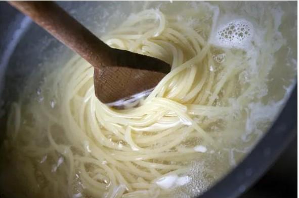12 sfaturi utile pentru gătit paste pe care toata lumea trebuie să le știe