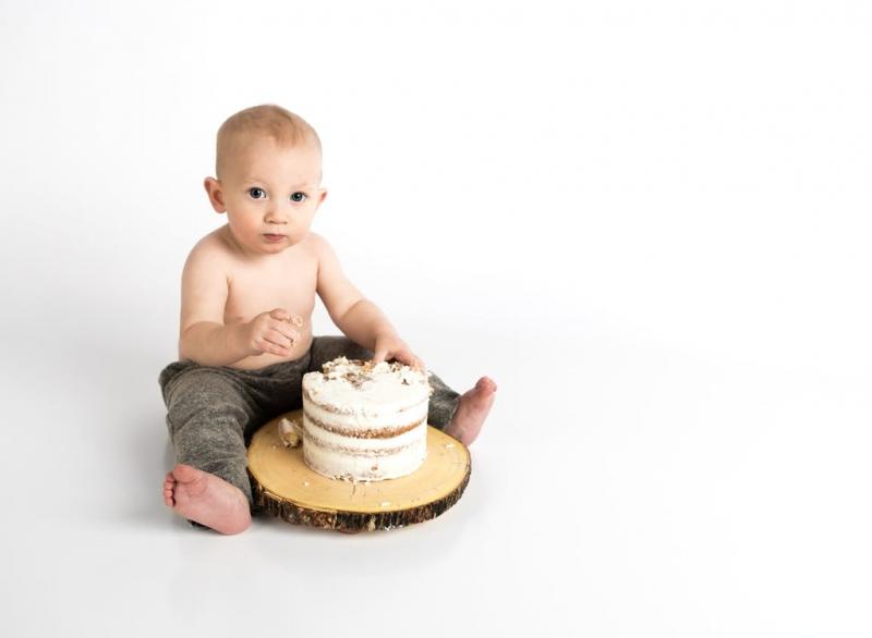 Pericol pentru nou născuți! Mâncarea pentru bebeluşi conţine un nivel prea ridicat de zahăr!