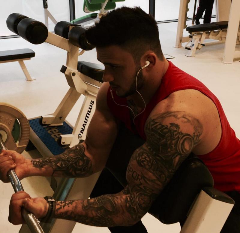 Povestea reală din saptele ecranului! Ispita George, primii pași în drumul spre succes! Prin ce experienţe a trecut și din ce şi-a câştigat primii bani