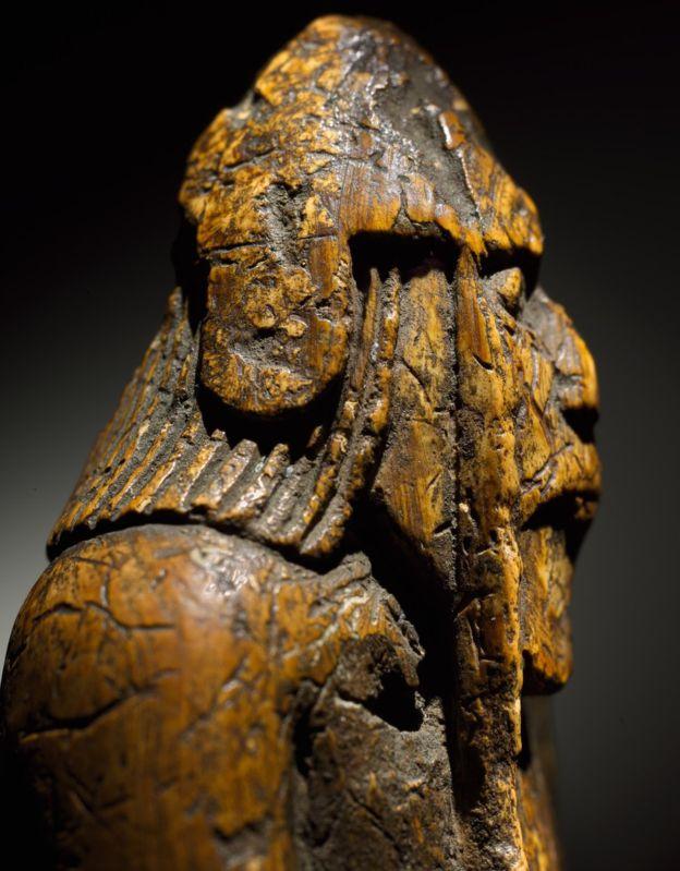 „Habar n-aveam că valorează atât! Mama credea că avea puteri supranaturale!”. O piesă de șah pe care o familie o credea banală este, de fapt, o adevărat comoară - Foto