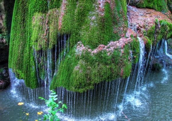 Top cele mai frumoase 15 cascade din România pe care străinii vin să le vadă