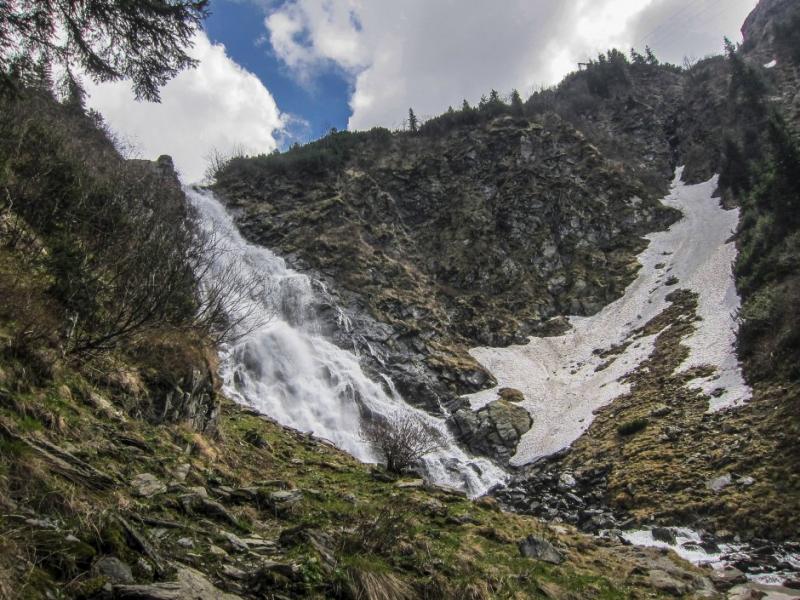 Top cele mai frumoase 15 cascade din România pe care străinii vin să le vadă