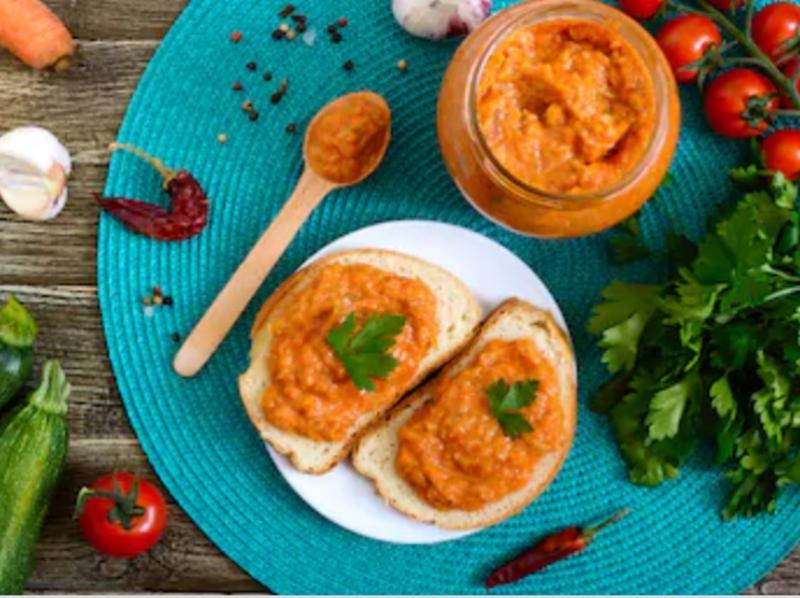 Cum se prepară cea mai simplă zacuscă de vară! Zacuscă de dovlecei