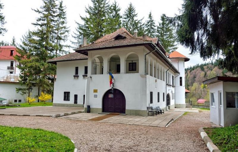 9 obiective turistice pe care să le vezi la Sinaia și în împrejurimi.Galerie Foto