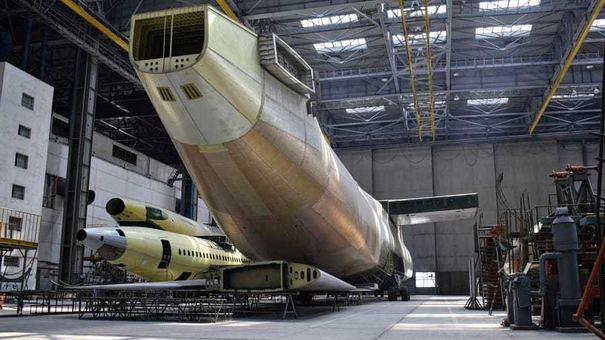 An-225, cel mai mare avion din lume stă ascuns într-un depozit