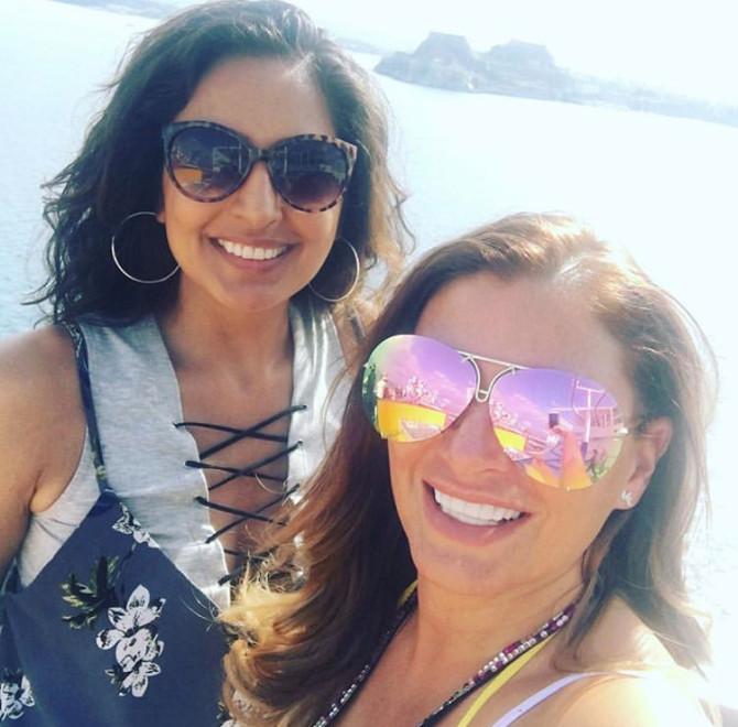 Medicii i-au spus că nu va avea copii, dar ea a rămas gravidă după o aventură de-o noapte: ”Fetițele sunt cel mai bun cadou pe care aș fi putut să-l primesc!”