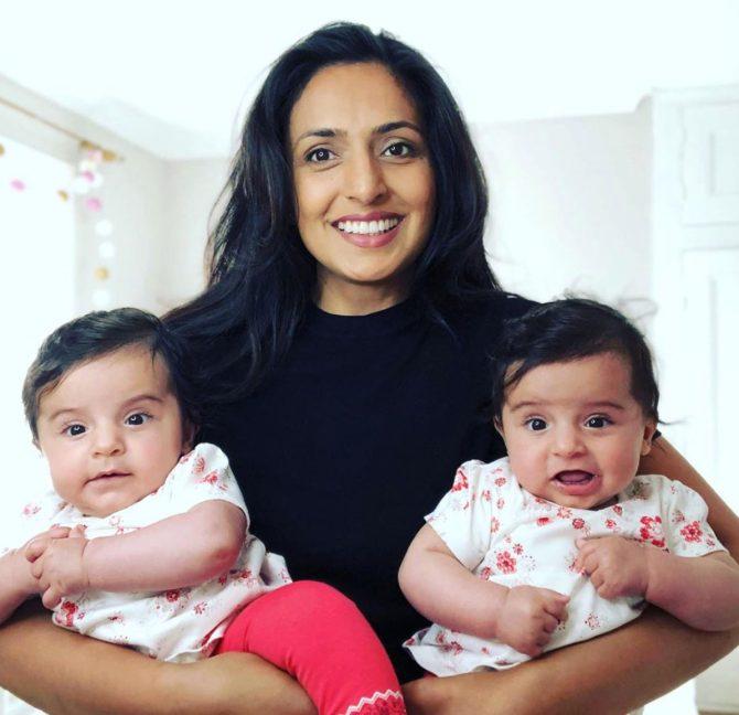 Medicii i-au spus că nu va avea copii, dar ea a rămas gravidă după o aventură de-o noapte: ”Fetițele sunt cel mai bun cadou pe care aș fi putut să-l primesc!”