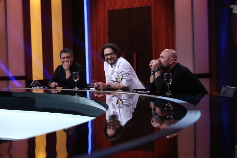 Primul desert personalizat, pe masa juraților „Chefi la cuțite”! Cine îl va prezenta