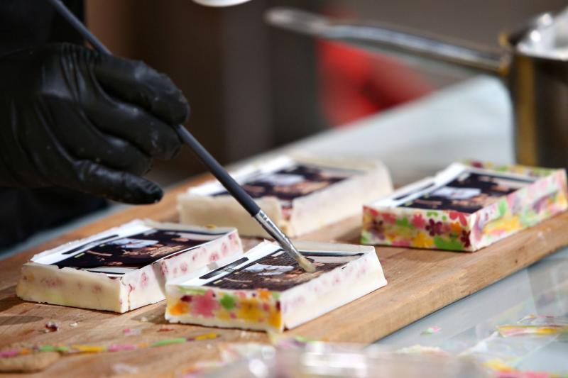 Primul desert personalizat, pe masa juraților „Chefi la cuțite”! Cine îl va prezenta