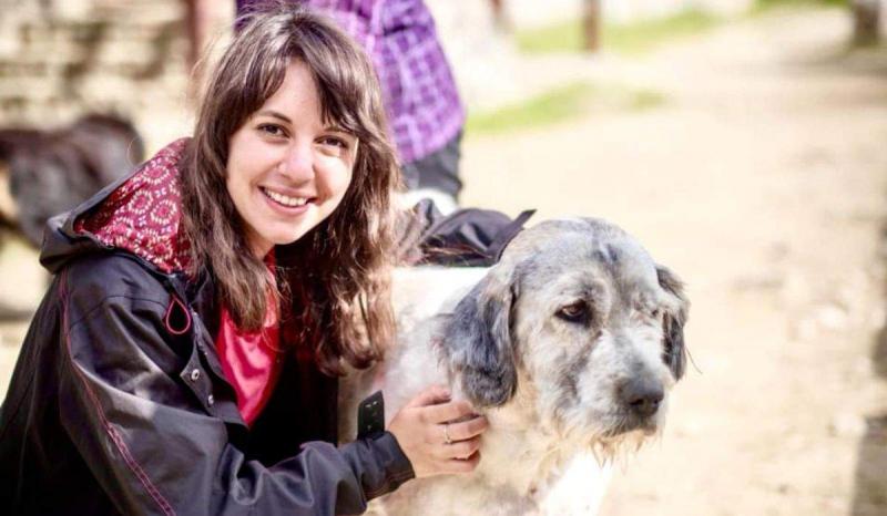 „Marea a mai răpit un poet”! La doar 19 ani, Andra și-a dat ultima suflare, pe plaja din Vama Veche. Era nepoata unui cunoscut jurnalist