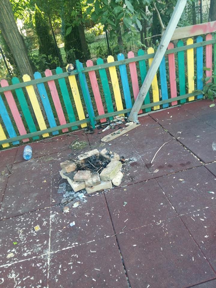 Foc de tabără într-un loc de joacă din Slatina: „Ce s-a întâmplat acolo nu mai e nesimțire, e mult mai mult“