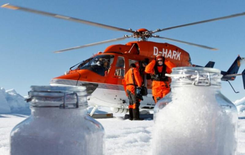 A început să ningă cu microplastice în zona artică. Ce spun oamenii de știință despre poluarea cu plastic care se răspândește pe toată suprafața globului