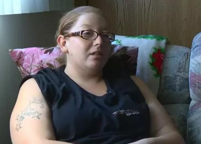 S-a dus de urgență la spital crezând că are pietre la rinichi și a născut… tripleți! „Sunt șocată” – Foto