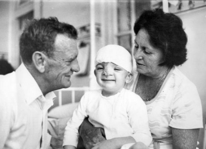 Abandonat la naștere pentru că era prea urât! "Pedeapsă de la Dumnezeu? Am născut un monstru!" Cine este copilul a cărei viață este unică