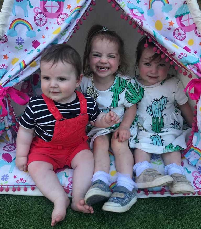 Până la 40 de ani a născut 21 de copii! ”Suntem dependenți de toți acești copii. Ne plac la nebunie!” Povestea impresionantă a celei mai numeroase familii