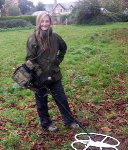 Doi tineri au săpat în pământ și au dat peste o comoară de cinci milioane de lire sterline! Cum au reușit