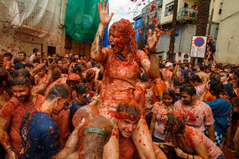 La Tomatina 2019.Cum are loc cea mai mare bătaie cu roșii din lume: Foto