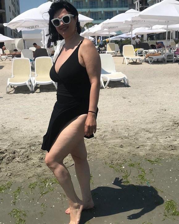 Ozana Barabancea, în costum de baie! A slăbit 60 kg: “Acum sunt o finuţă de femeie”