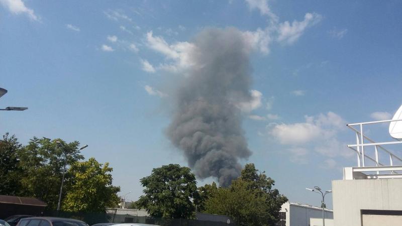 Ultimă oră! Incendiu puternic în București, în zona Pipera! Foto, Video