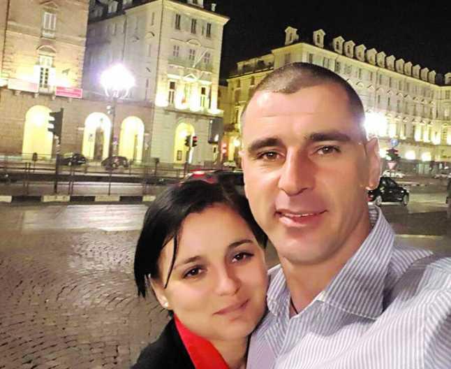 După zece ani de muncă în străinătate, un bărbat a donat o ambulanță localității natale