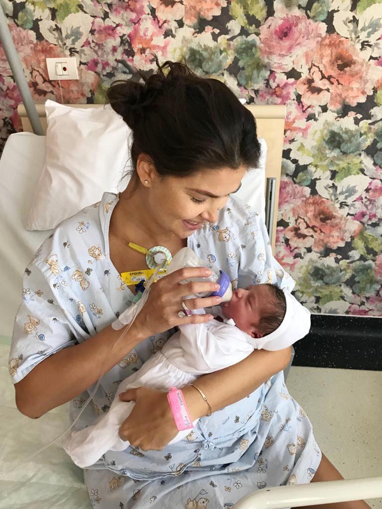 Prezentatoarea show-ului Te cunosc de undeva! a născut ieri o fetiță! Primele declarații ale Alinei Pușcaș, după ce a devenit mămică pentru a treia oară