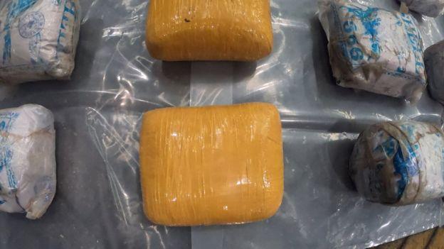Heroină ascunsă sub prosoape și halate de baie. Aproximativ 400 de kilograme, în valoare de 40 de milioane de lire sterline, au fost confiscate