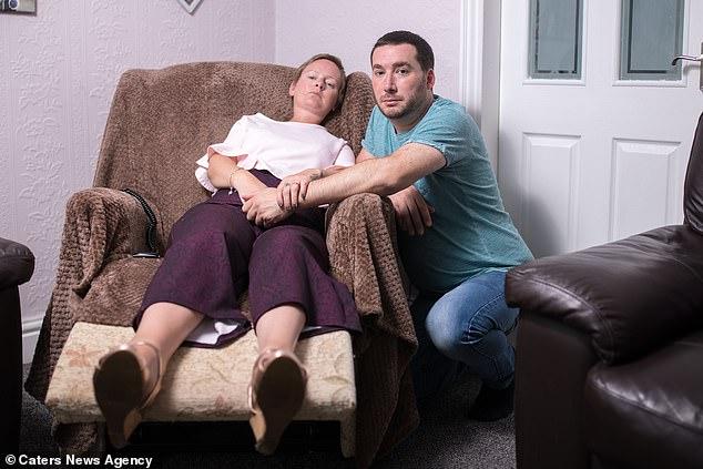 Doctorii au crezut că are cancer, dar adevăratul diagnostic i-a șocat! „Mă transform într-o statuie!” - Foto