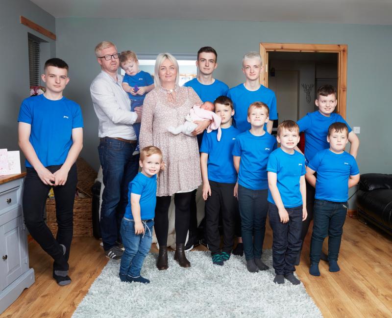 A născut zece băieți, dar a refuzat să se oprească până la lozul câștigător...o fetiță! „Doamne, ce-am făcut?!”