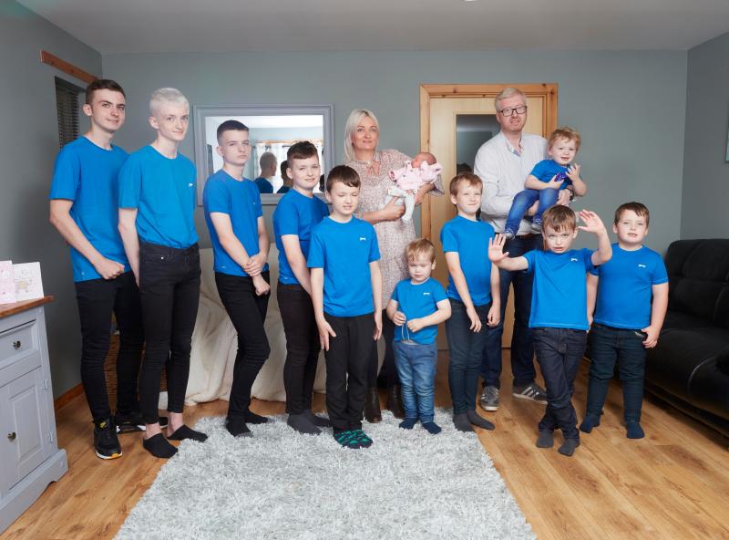 A născut zece băieți, dar a refuzat să se oprească până la lozul câștigător...o fetiță! „Doamne, ce-am făcut?!”