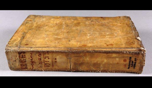 Obiecte macabre la Harvard! Cărți învelite în piele umană provenită de la persoane bolnave psihic! "Le smulgea piele decedaților și cătușeau operele de artă"