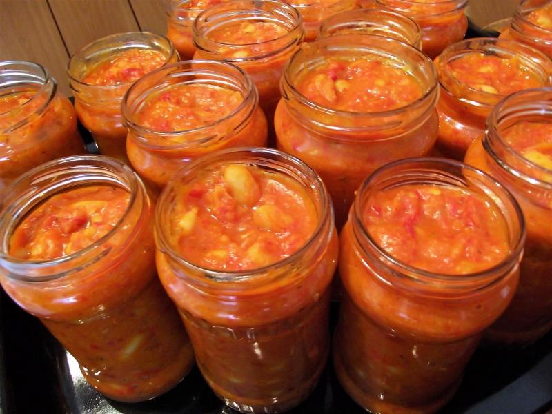 Cele mai bune trei rețete de zacuscă pe care n-ar trebui să le ratăm!