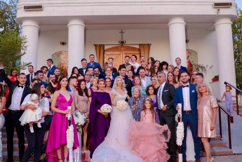 Andreea Bălan, oficial doamna Burcea! Jurata de la ”Te cunosc de undeva!” s-a căsătorit religios cu tatăl fiicelor ei