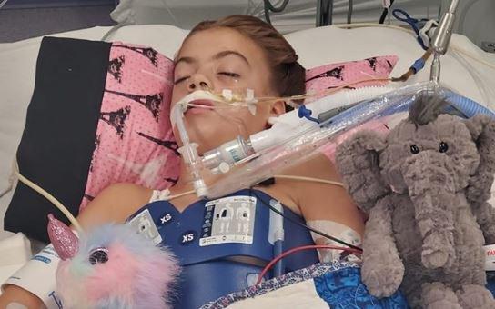 O fetiță de 10 ani a murit după ce a fost contaminată cu o bacterie care i-a mancat creierul, în timp ce înota într-un râu - FOTO