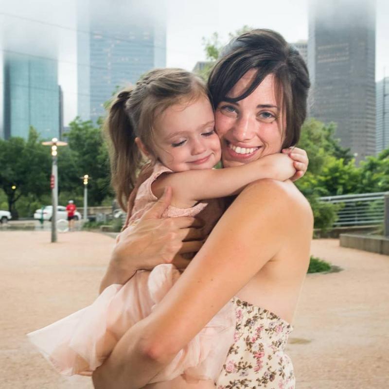 Pe patul de spital, a fost pusă să aleagă între o viață normală și bebelușul din pântecul ei: „Piciorul meu nu mă definea ca om”