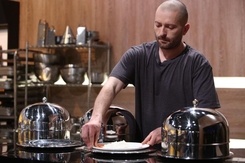 Un drag queen vrea să-l ia de soț pe unul dintre chefi! Cheloo a făcut un „roast culinar” de neuitat! Jurații au vrut să sară pe el! Galerie foto