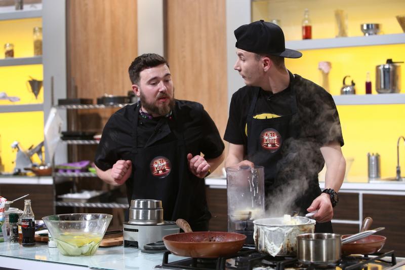 Un drag queen vrea să-l ia de soț pe unul dintre chefi! Cheloo a făcut un „roast culinar” de neuitat! Jurații au vrut să sară pe el! Galerie foto