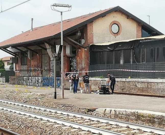 Românul bătut și chinuit într-o gară din Italia a decedat. Unul dintre agresori este român