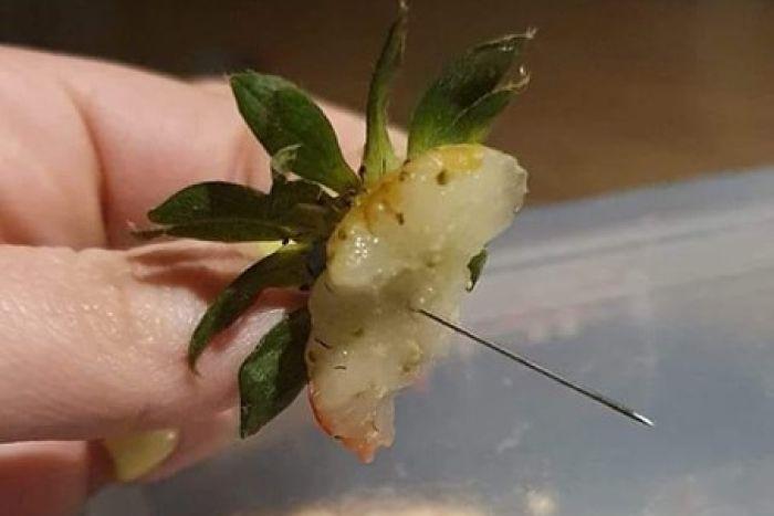 O femeie a mușcat dintr-o căpșună, dar a ajuns de urgență la spital! Ce a găsit înăuntru: „E terorism alimentar...”