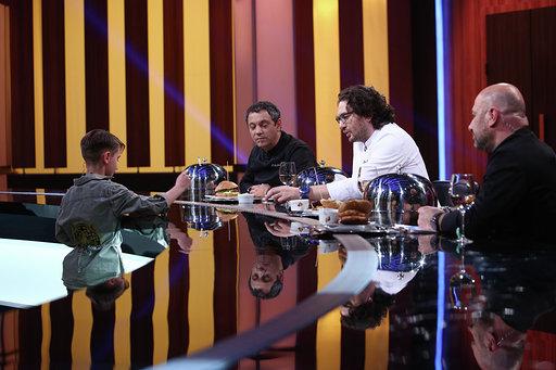 Mihnea Sabou vrea să dea lovitură la "Chefi la Cuțite" cu rețeta lui Dorian Popa: O să fac un cheeseburger