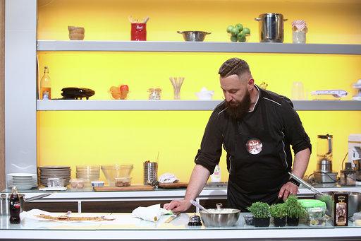 Ce s-a întâmplat în ediția a cincea din „Chefi la Cuțite”. Un concurent i-a făcut pe jurați să aibă nevoie de un psiholog