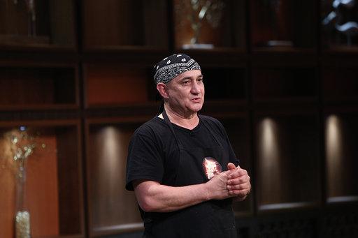 Ce s-a întâmplat în ediția a cincea din „Chefi la Cuțite”. Un concurent i-a făcut pe jurați să aibă nevoie de un psiholog