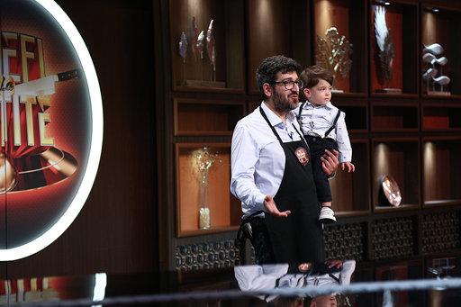 Sunteți pregătiți?! S-a întors Candoi și reacția chefilor a fost de milioane! „Cine e copilul?”