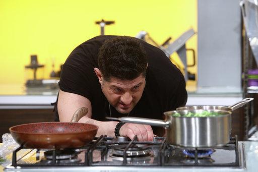 Lacrimi, revederi emoționante și preparate de senzație! Ce s-a întâmplat în cea de-a șasea ediție a emisiunii Chefi la cuțite, din sezonul șapte