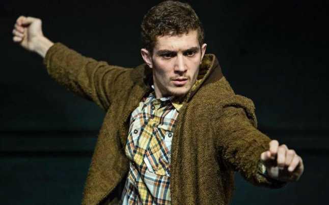 Statul român nu i-a oferit șansa de a susține Bacalaureatul, însă Scoția i-a acordat un post de profesor. Petre Dobre și-a pierdut complet auzul din cauza neglijenței unui doctor