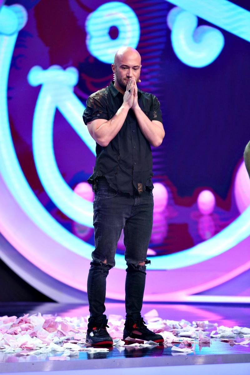 Mihai Bendeac este primul jurat care apelează la manetă pentru a împiedica un concurent să se întoarcă pe scena de la iUmor