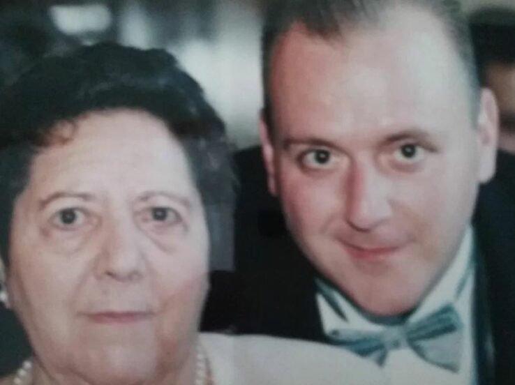 O femeie în vârstă de 86 de ani a fost maltratată de îngrijitoarele de la centru: „Are fracturi duble la nivelul feței, nasul rupt și e cusută pe toată fața”