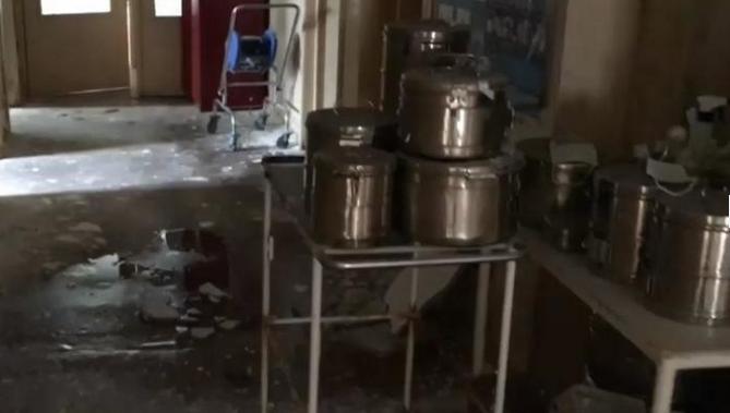 Imagini tulburătoare! Spital devorat de mucegai, lăsat în paragină și instrumental medical abandonat în mizerie! 50.000 de oameni nu au ajutor!