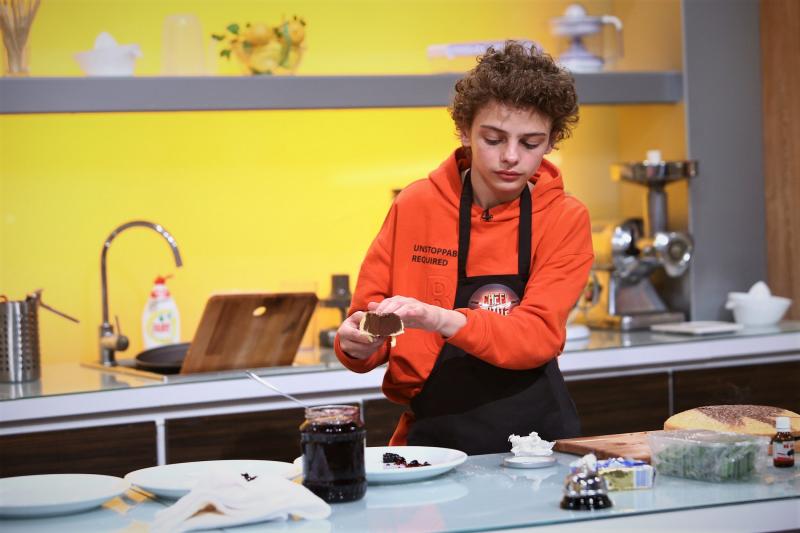 Florin Dumitrescu își întâlnește sosia la „Chefi la cuțite”: „Are părul creț și poartă 46 la picior”