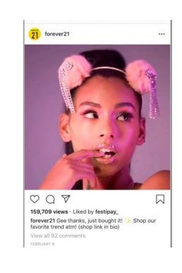 Ariana Grande a dat în judecată un brand cunoscut de haine pe motiv că acesta s-a folosit de look-ul ei pentru o campanie publicitară