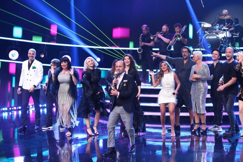 Cosmin Seleși cântă cu trupa, în deschiderea noului sezon „Te cunosc de undeva!”